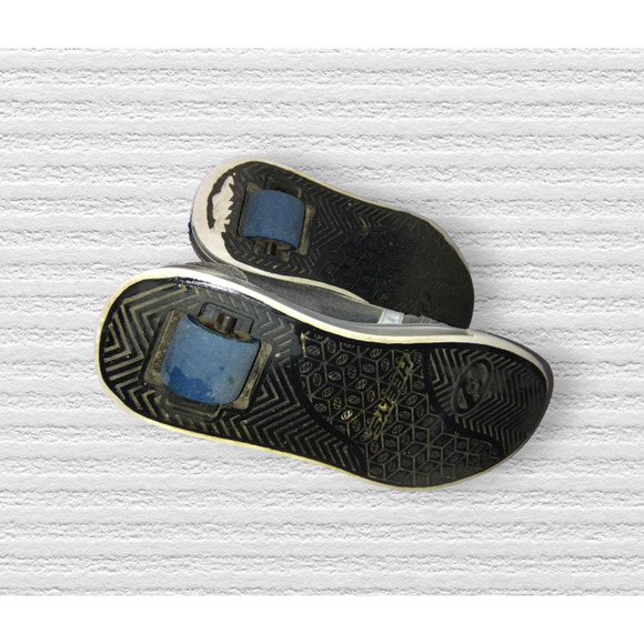 Heelys size Youth 4 - Picture 5 of 5